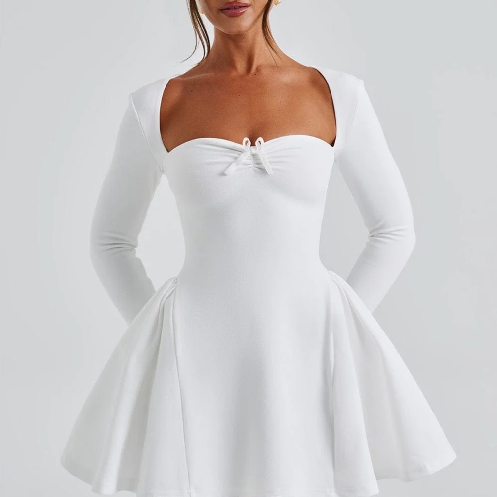 Chic White Long Sleeve Mini Dress - Picture 4 of 5